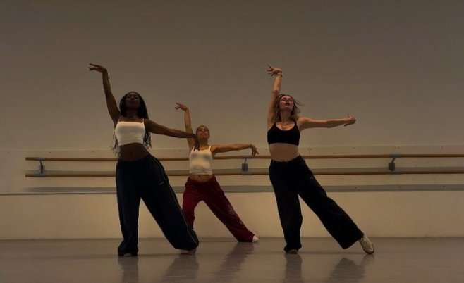 Отпусти себя: Как танцевальная терапия помогает женщине снова почувствовать себя живой.